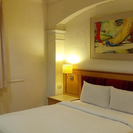 苓雅大飯店 Lingyea Hotel Kaohsiung Esterno foto
