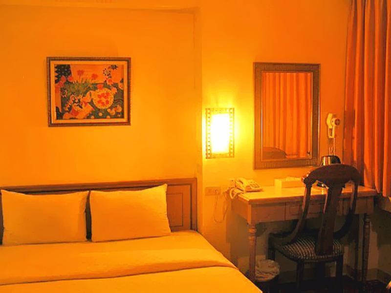 苓雅大飯店 Lingyea Hotel Kaohsiung Esterno foto