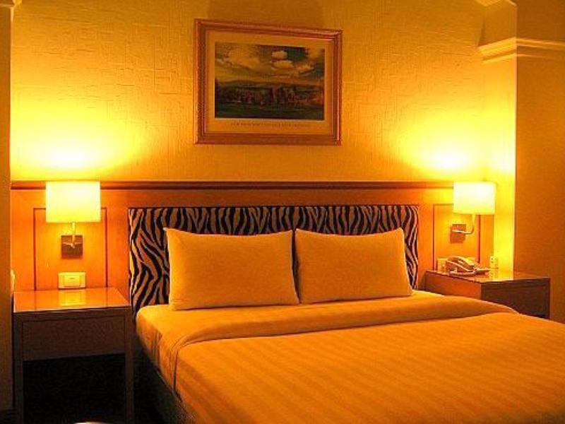 苓雅大飯店 Lingyea Hotel Kaohsiung Esterno foto