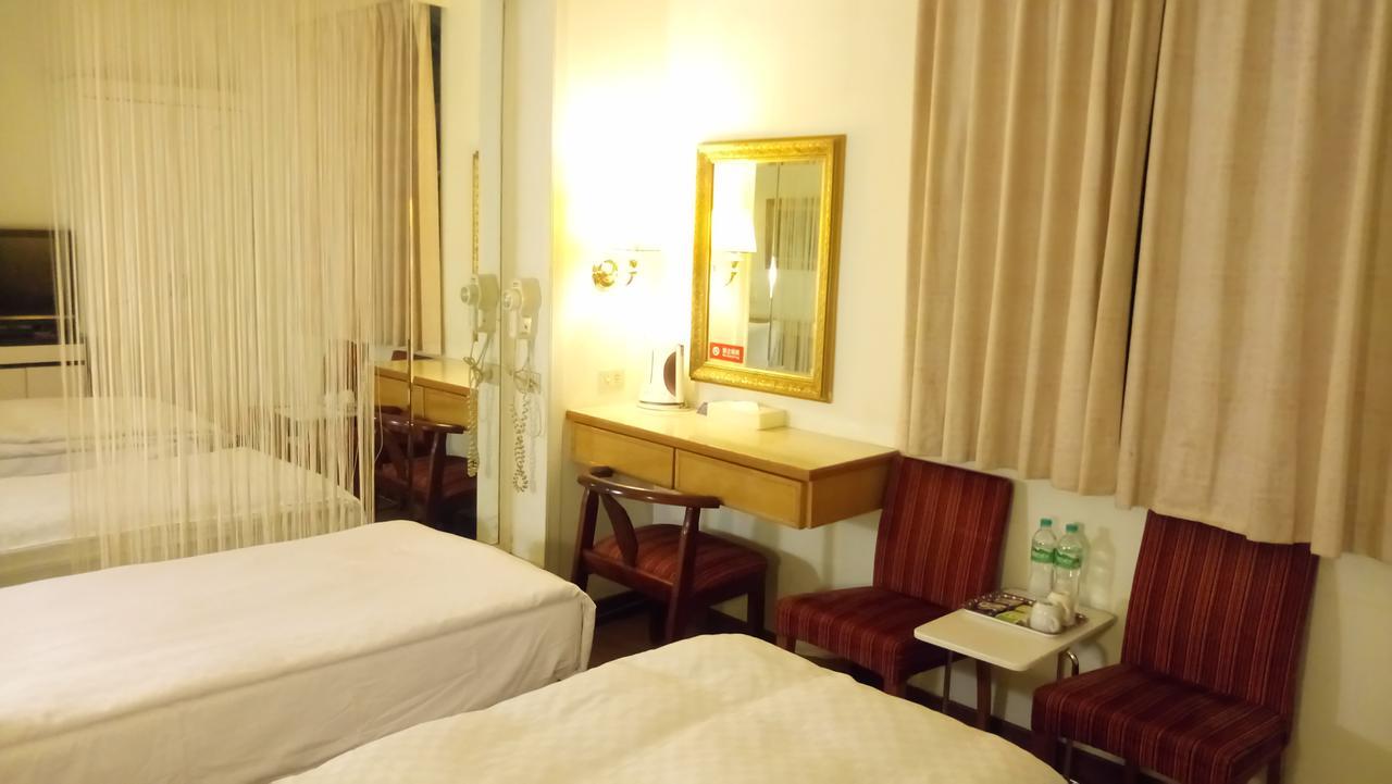 苓雅大飯店 Lingyea Hotel Kaohsiung Esterno foto