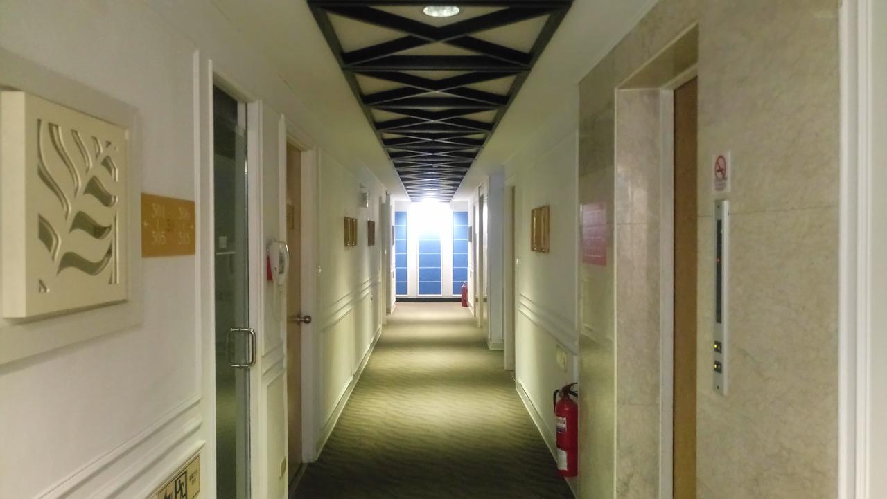 苓雅大飯店 Lingyea Hotel Kaohsiung Esterno foto