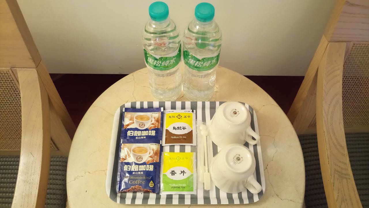 苓雅大飯店 Lingyea Hotel Kaohsiung Esterno foto